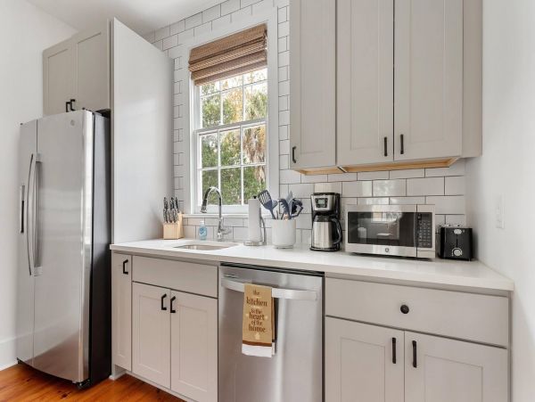 Charleston Home 1005973