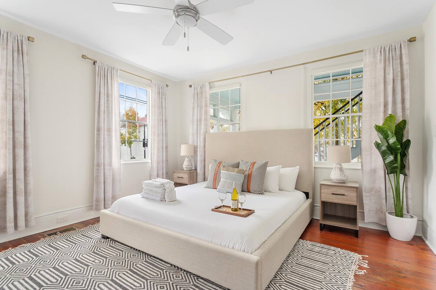 Charleston Home 1005973