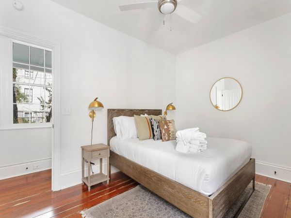 Charleston Home 1005973