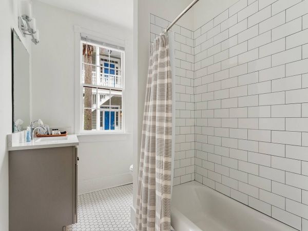 Charleston Home 1005973