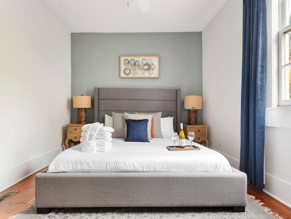 Charleston Home 1005973