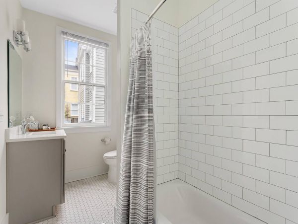 Charleston Home 1005973