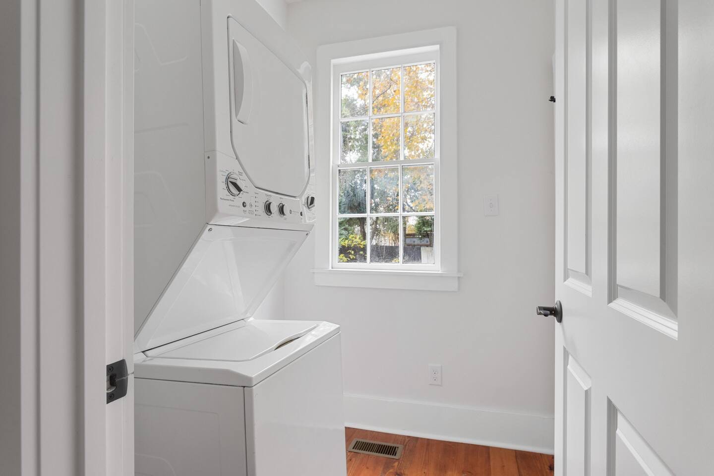 Charleston Home 1005973