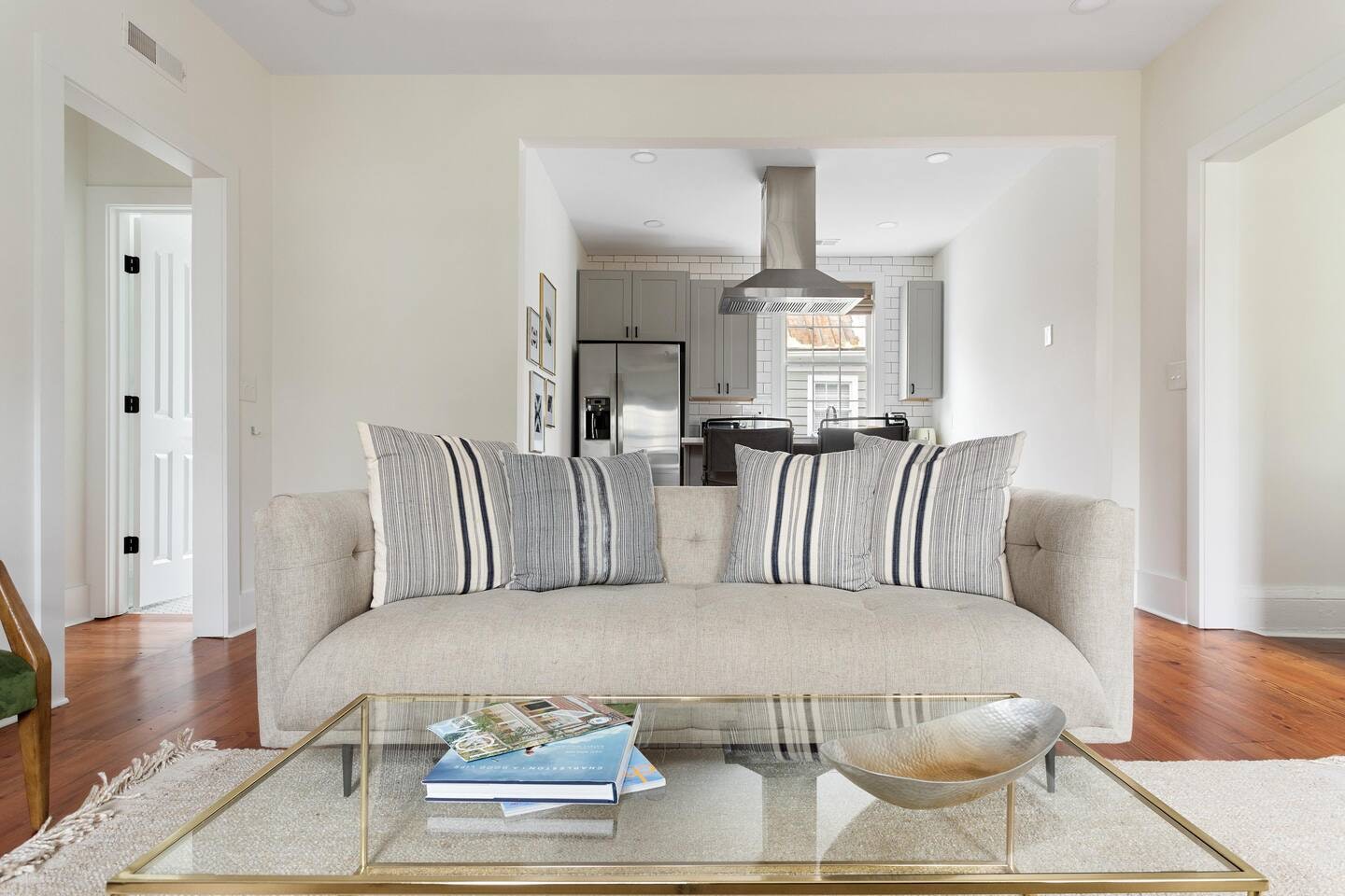 Charleston Home 1005973