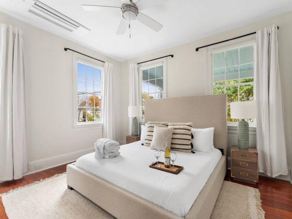 Charleston Home 1005973