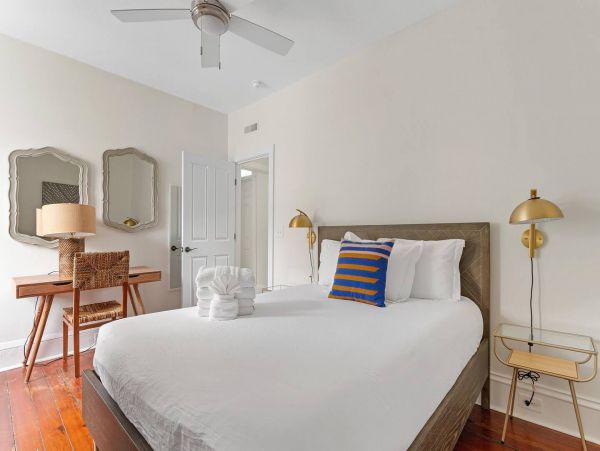 Charleston Home 1005973