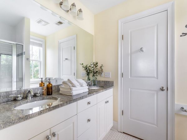 Isle of Palms Vacation Home 6 Bedrooms & Terrace