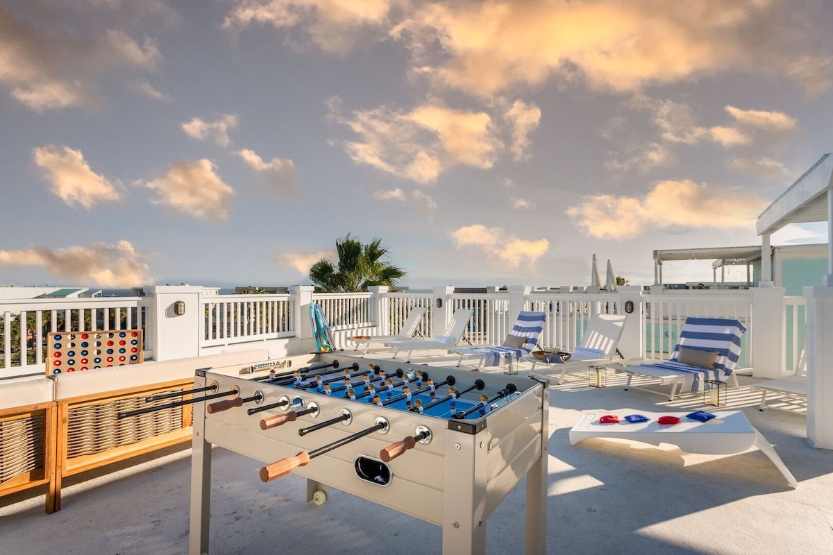 Isle of Palms Vacation Home 6 Bedrooms & Terrace