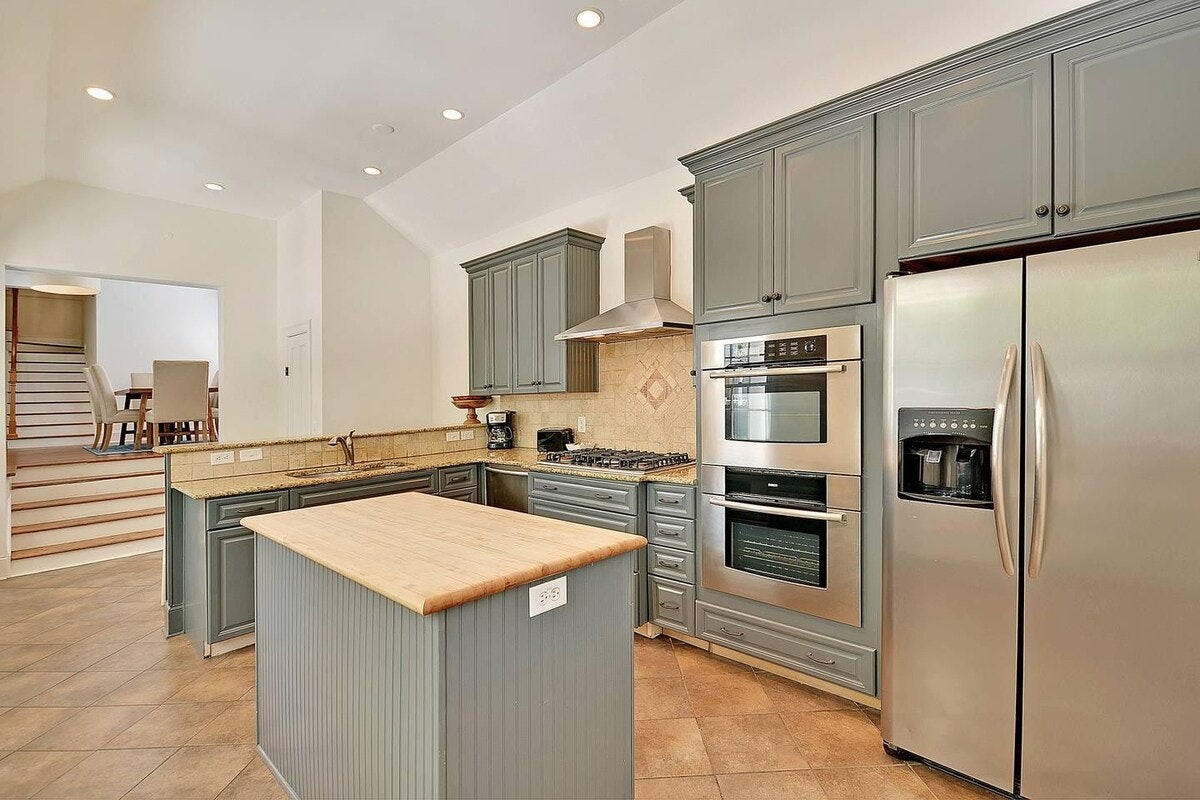 Charleston Home 1005977