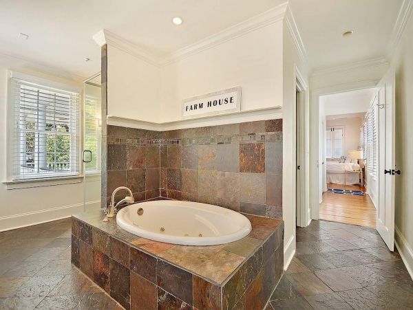 Charleston Home 1005977