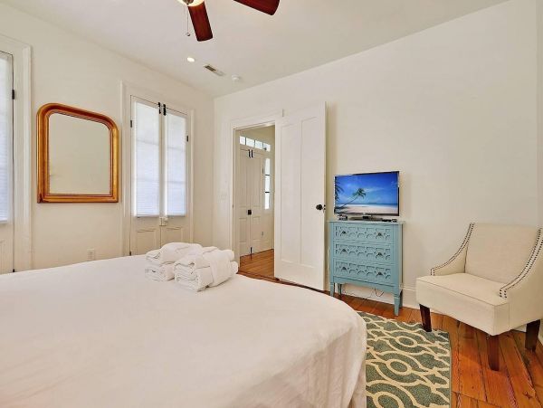 Charleston Home 1005977