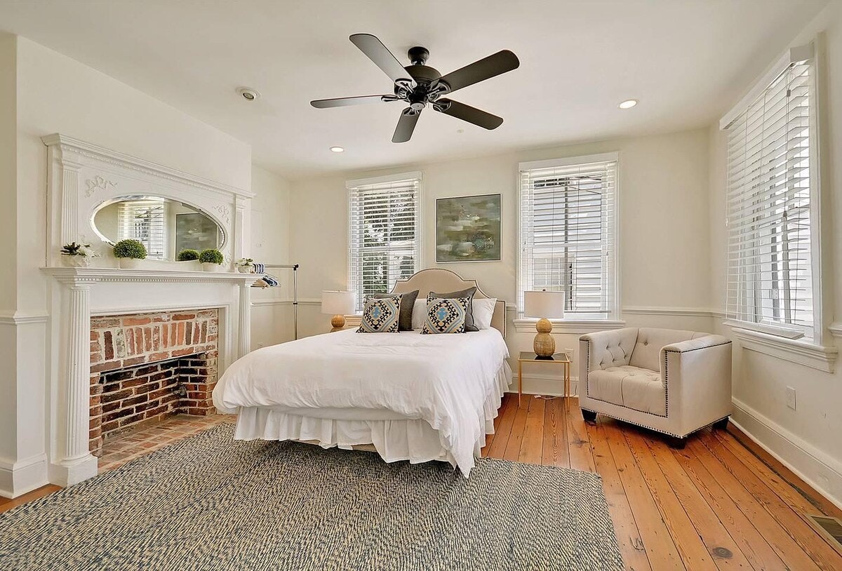 Charleston Home 1005977