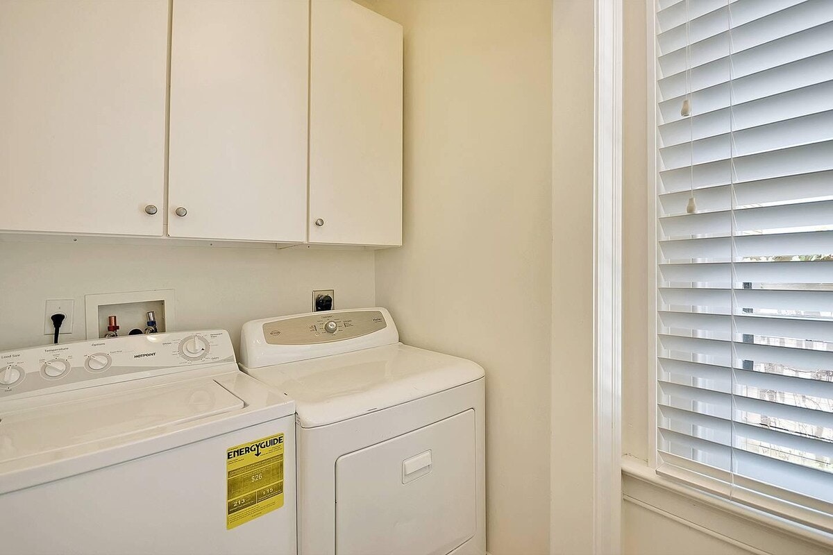 Charleston Home 1005977
