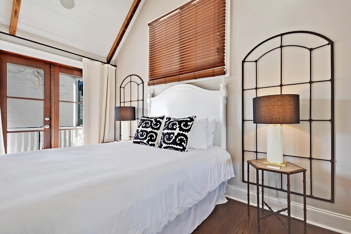 Charleston Home 1005983