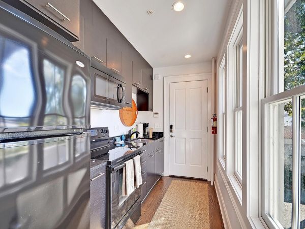 Charleston Home 1005983