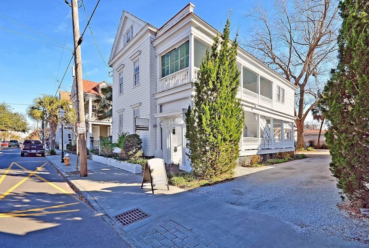 Charleston Home 1005983