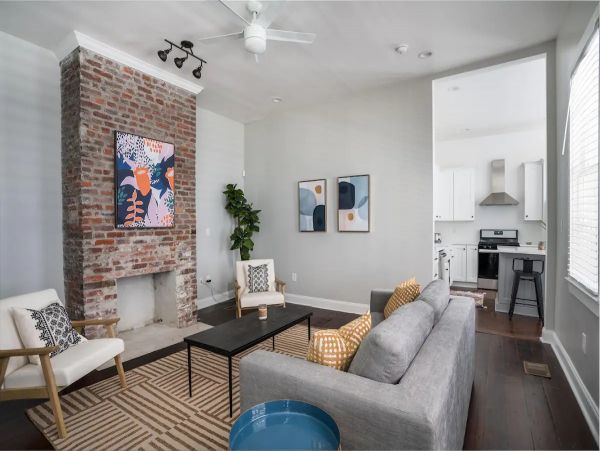 Charleston Home 1005987