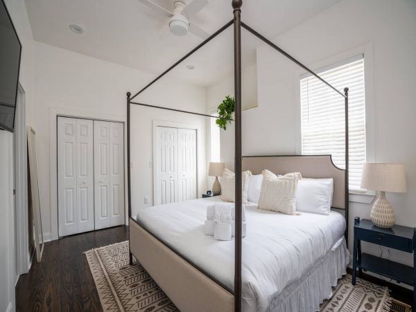 Charleston Home 1005987