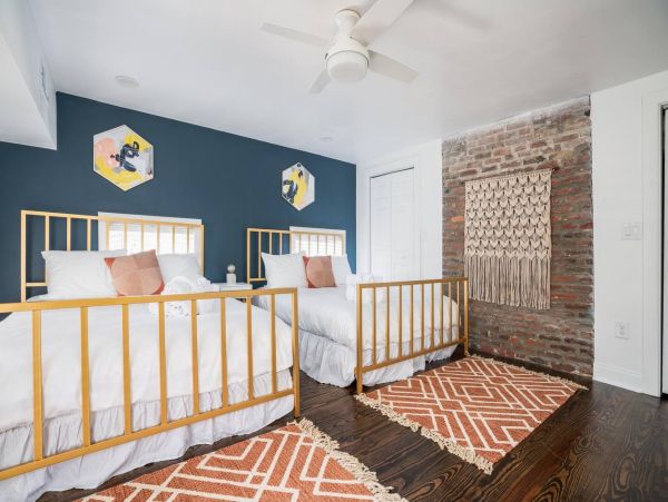Charleston Home 1005987