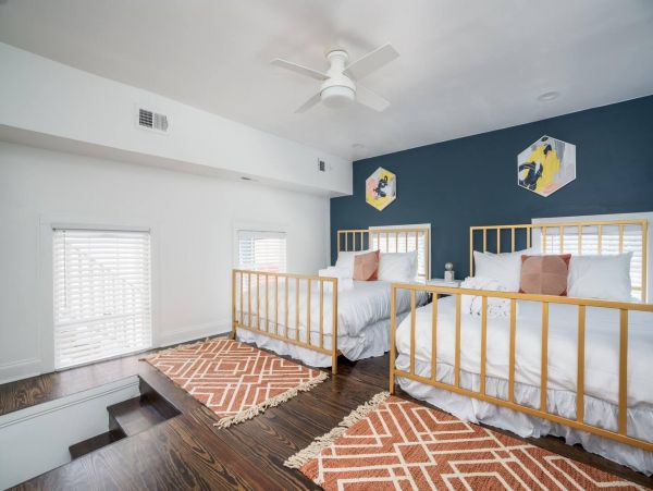 Charleston Home 1005987