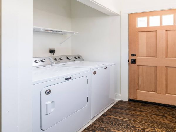 Charleston Home 1005987