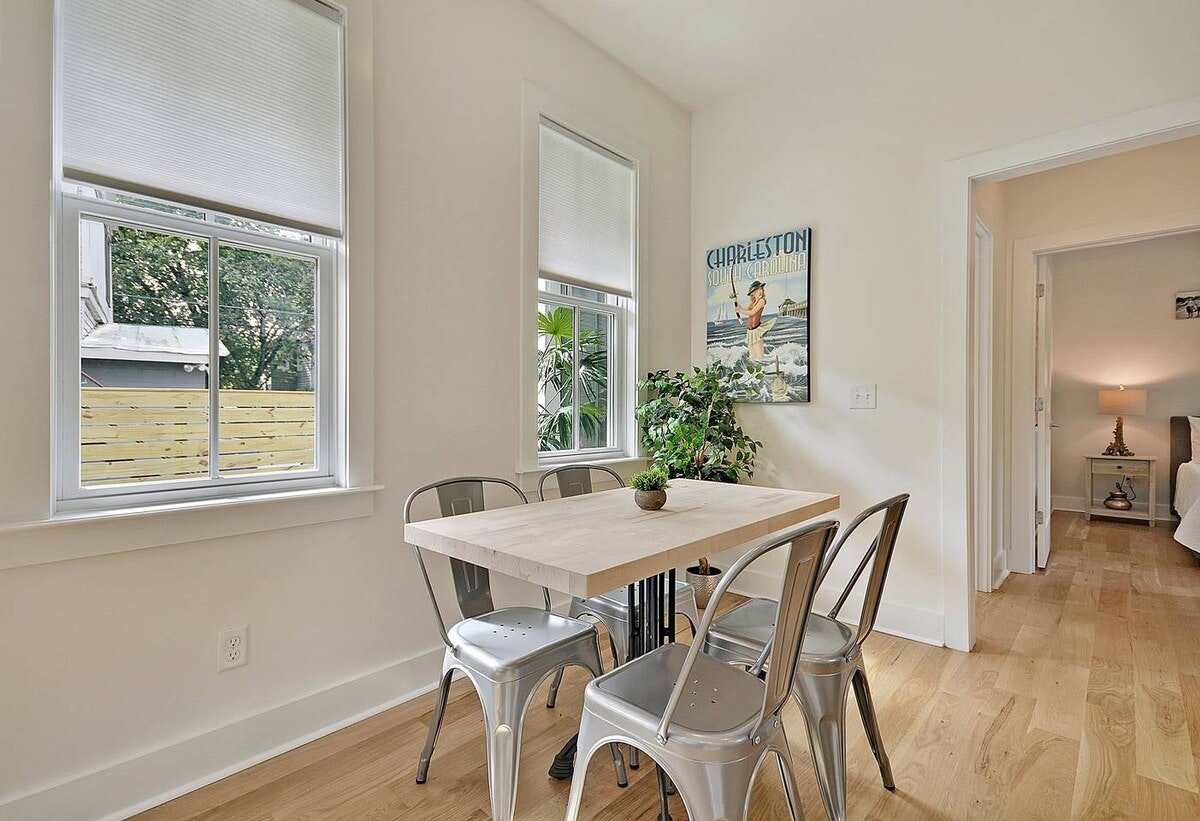 Charleston Home 1005989