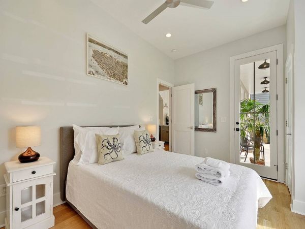 Charleston Home 1005989