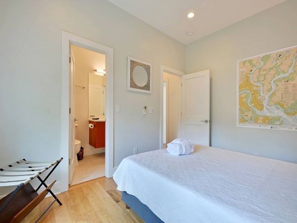 Charleston Home 1005989