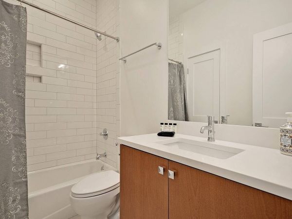 Charleston Home 1005989