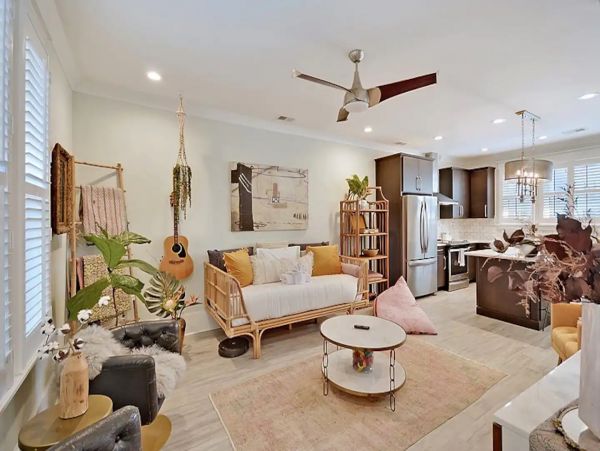 Charleston Home 1005991
