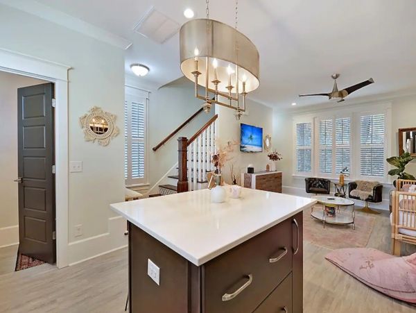 Charleston Home 1005991
