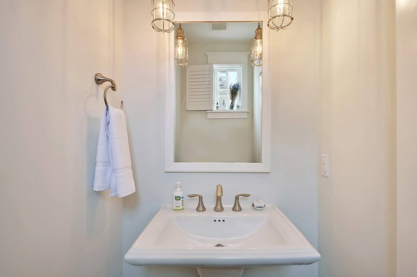 Charleston Home 1005991