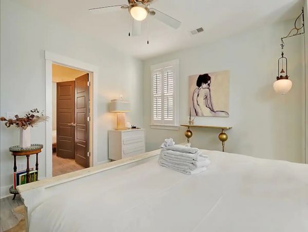 Charleston Home 1005991