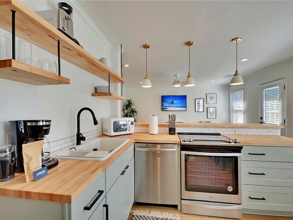 Charleston Home 1005994