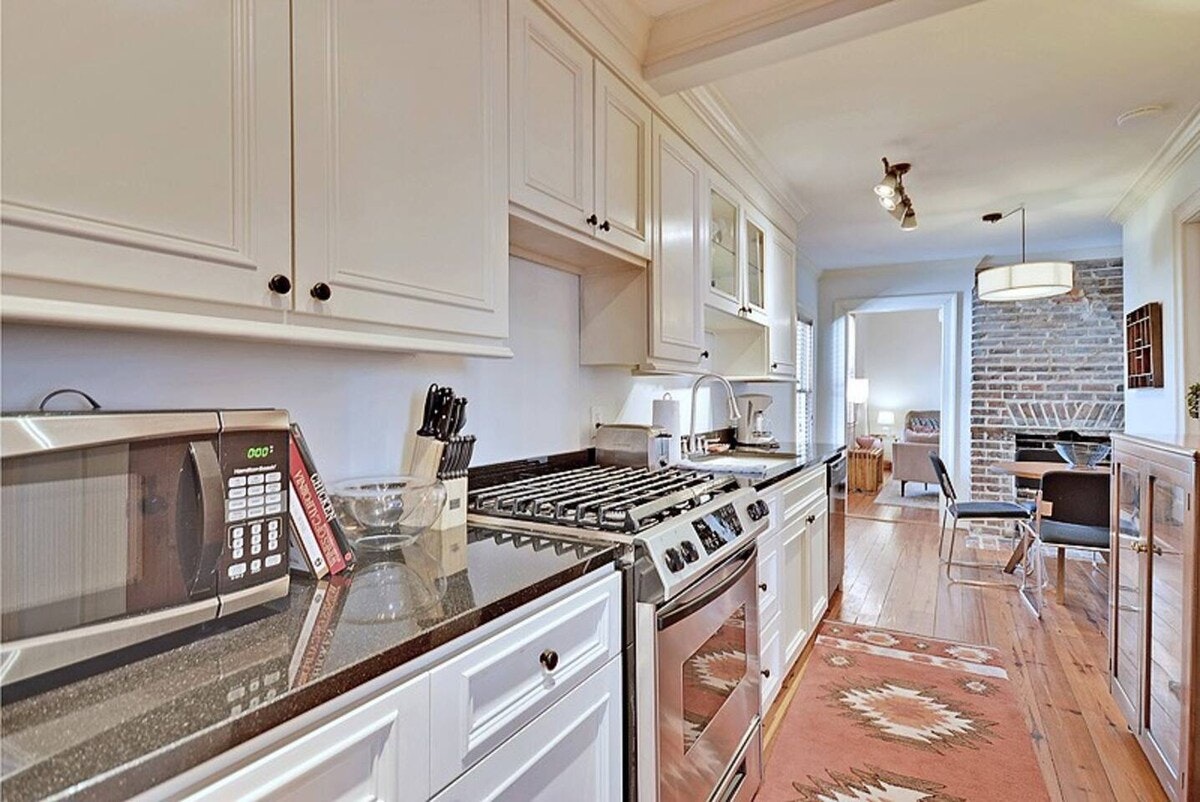 Charleston Home 1005997
