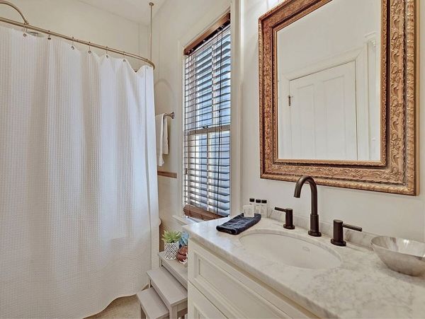 Charleston Home 1005997