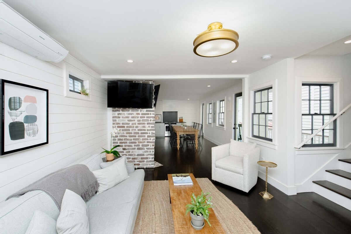 Charleston Home 1005999