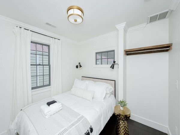 Charleston Home 1005999