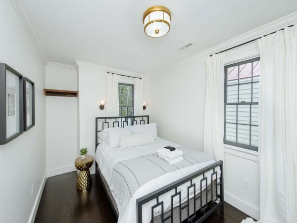 Charleston Home 1005999