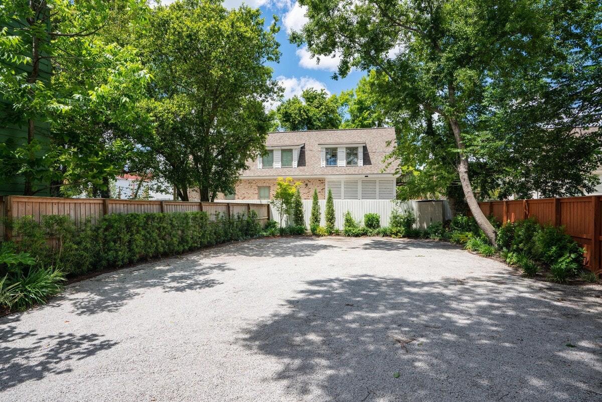 Charleston Home 1006001