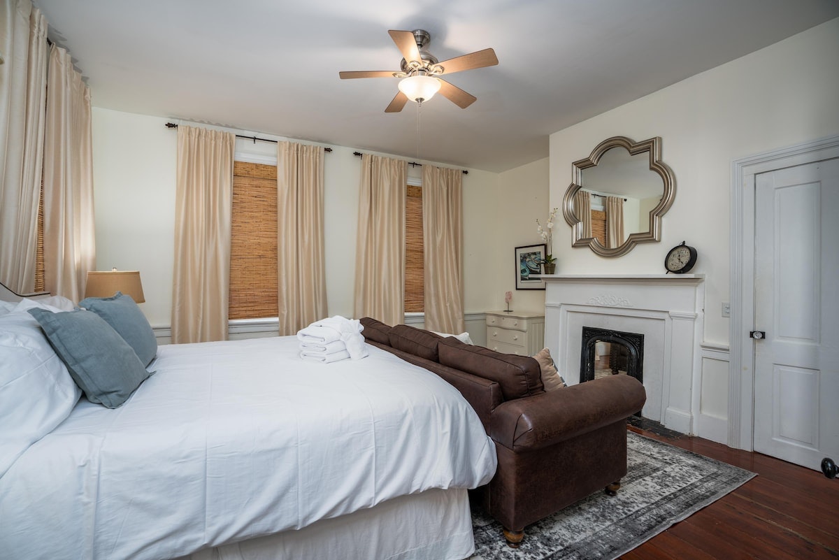 Charleston Home 1006002