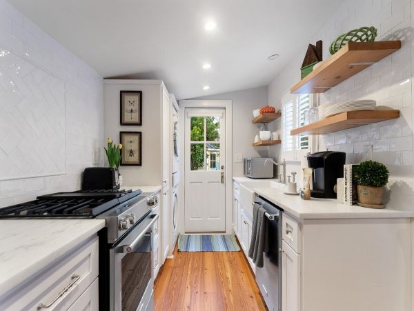 Charleston Home 1006003