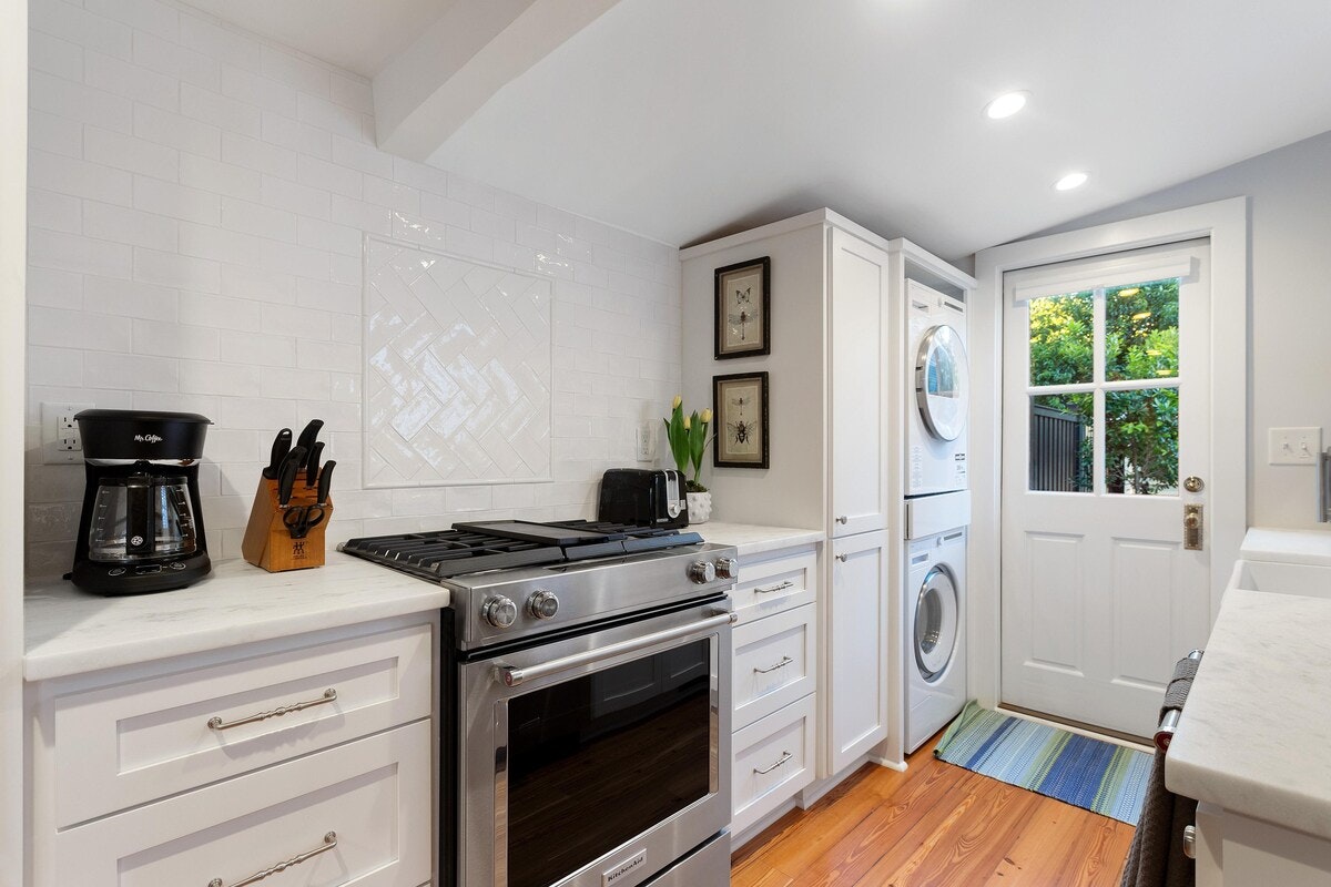 Charleston Home 1006003