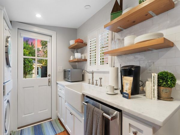 Charleston Home 1006003