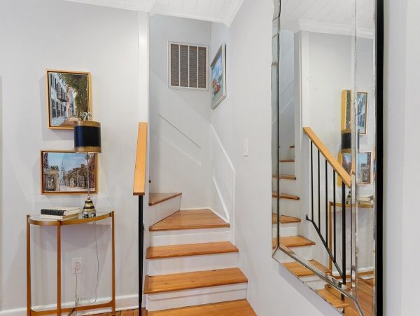 Charleston Home 1006003