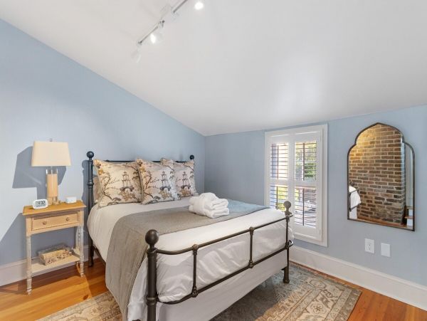 Charleston Home 1006003