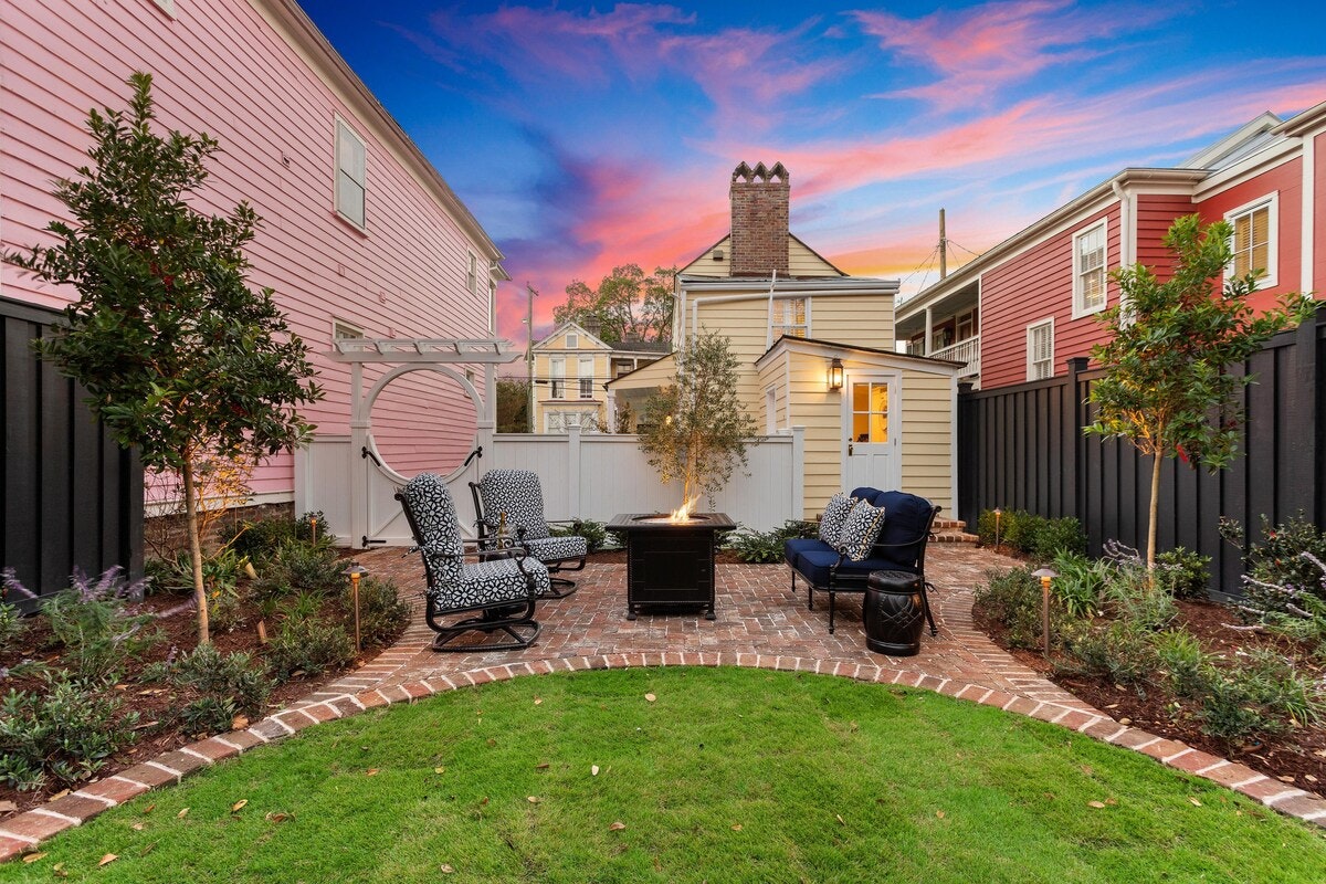 Charleston Home 1006003