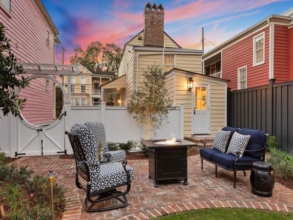 Charleston Home 1006003