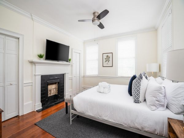 Charleston Home 1006006