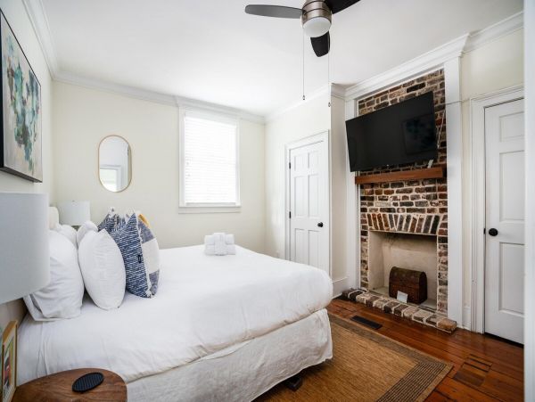 Charleston Home 1006006